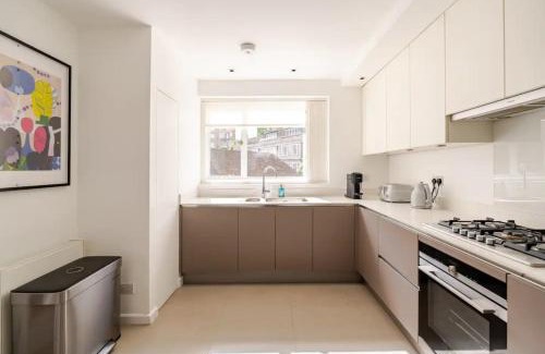 City of Westminster House | Huge Mansion Villa by Mayfair & Hyde Park