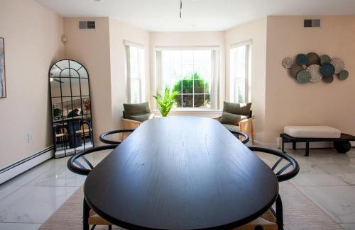 Tunkhannock Township House | Huge Pocono Dreamhouse 4 bedrooms 12 guests