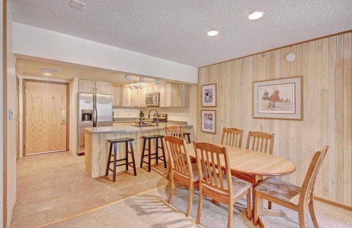 Copper Mountain Condo | Huge Ski In/Ski Out Condo. CM116