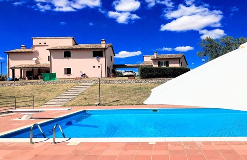 Spoleto Villa | HUGE SPOLETO VILLA/EXCLUSIVE POOL/SLEEPS 18