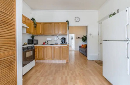 Hoboken Apartment | HUGE Sun-kissed 3BR 1 Stop to NYC
