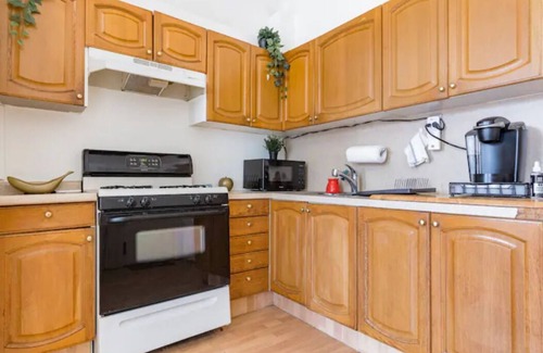Hoboken Apartment | HUGE Sun-kissed 3BR 1 Stop to NYC