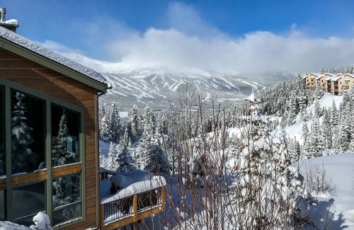 Baldy Mountain House | Huge Views with 3 master suites, movie room and close to shuttle