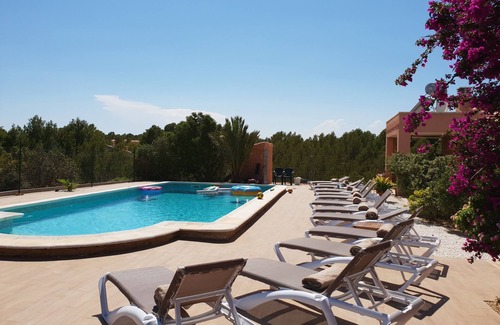 L'Ametlla de Mar Villa | Huge villa, 13 BEDR, 8 BATHR, FULL A/C, Large Pool, ping-pong, BBQ