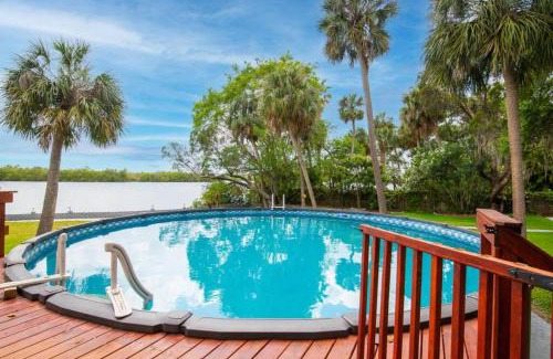 Riverview House | Huge Waterfront Mini-Resort with Gym, Dock and Pool