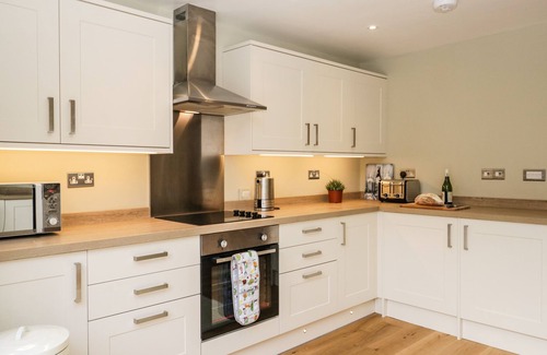 Staveley House | HUGILL COTTAGE, pet friendly, with open fire in Staveley