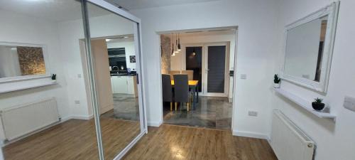 Hull House | Hull 3Bed House-Driveway-Garden-FamilyFriendly