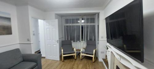 Hull House | Hull 3Bed House-Driveway-Garden-FamilyFriendly