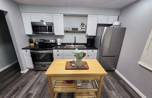 Scottsbluff House | Humble Home Charming 2-bedroom house with WiFi and AC in fantastic Scottsbluff