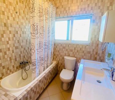 Himare House | Hummingbird