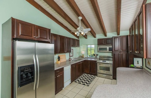 Estate Granard House | Hummingbird Beach Hideaway - all 6 apts & grounds