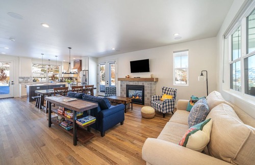 Chelan House | Hummingbird Haven at Chelan Lookout Vacation Rentals