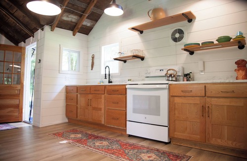 Town of Russia Cottage | Humphrey Hideaway - Cozy Cottage Near Hinkley Lake