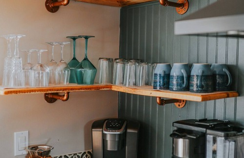 Chatham Apartment | HunnyHAUS: Deluxe TINY*private spa*walk to town