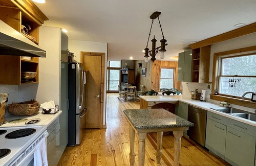 Hunter Ski Chalet | Hunter Mtn Ski Chalet, at Base of Hunter Mountain! 5 Star Property