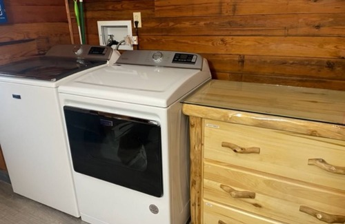 Cimarron Cabin | Hunters, snowmobiles, Xcountry ski and snowshoe friendly!