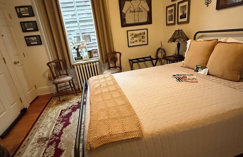 Gettysburg Bed & Breakfast | Hunterstown Suite in charming Olinger House B&B in historic, downtown Gettysburg