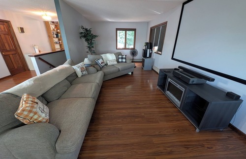 Sturgeon Lake Cabin | Hunting, Fishing, and ATV/Sled Trails at Lakefront home on Sturgeon Island