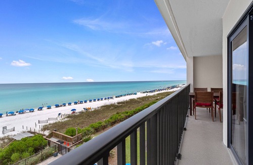 Miramar Beach Condo | Huntington By The Sea 402 - Gulf Front, Community Pool, Free Beach Service!