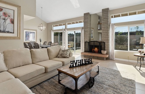Huntington Beach House | Huntington Hideout | Gourmet Kitchen, Poolside Oasis, Hot Tub | Mins to Beach