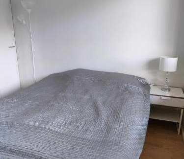 Espoo Apartment | Huoneisto terassilla & parkkipaikalla