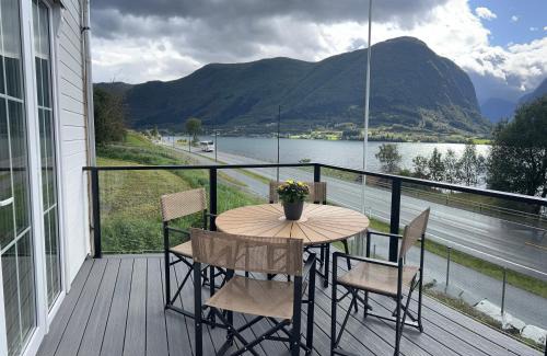 Jolster Apartment | Husslåttene apartments with terrace