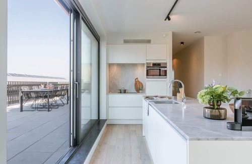 Muide Apartment | Huswell Historic Stay: Sunny Terrace & City Views!