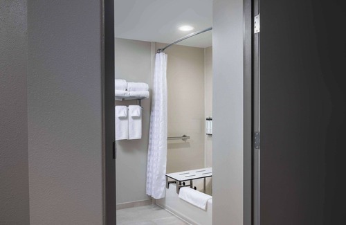 Wayne Hotel | Hyatt Place Indianapolis Airport