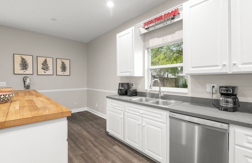 Hyde Park House | Hyde Park Tampa 4BR Walk to Hyde Park Village!