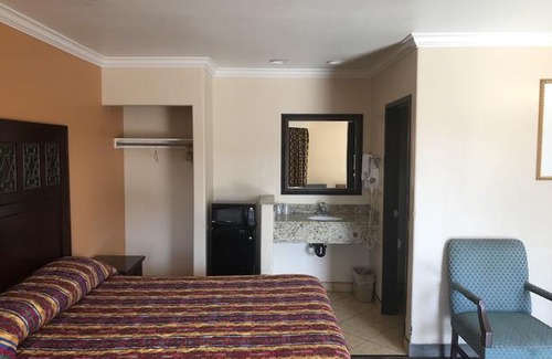 La Habra Hotel | Hyland Motel