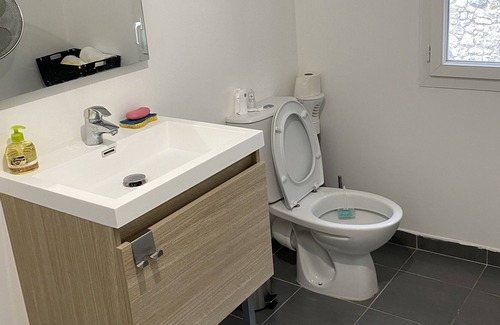 Bourgogne Apartment | Hyper modern cozy studio hyper center