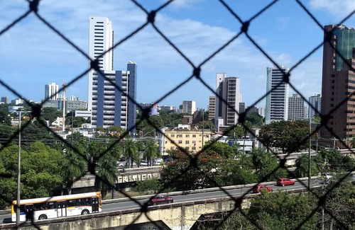 Espinheiro Apartment | I rent a room in a well located building, with parking space, pool, sauna.