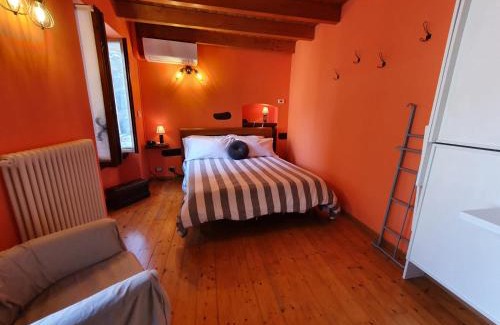 Carate Urio Apartment | I Scalitt by Quokka 360 - Como Lake typical house in the fishing village