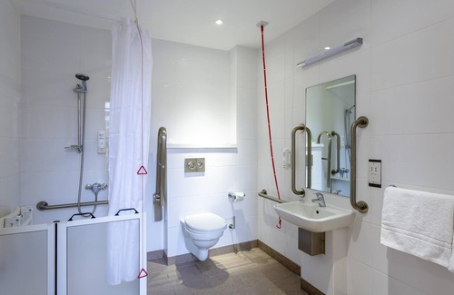 Belfast City Centre Hotel | ibis Belfast Queens Quarter