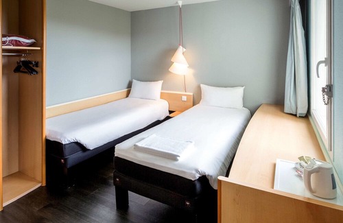 La Glacerie Hotel | ibis Cherbourg La Glacerie