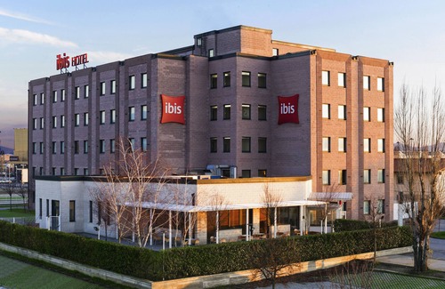 Campi Bisenzio Hotel | ibis Firenze Prato Est