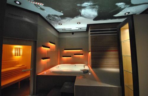 Hyeres City Centre Hotel | Ibis Styles Hyères Rooftop & Spa