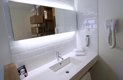 Quartier Administrations Hotel | ibis Styles Nimes Gare Centre