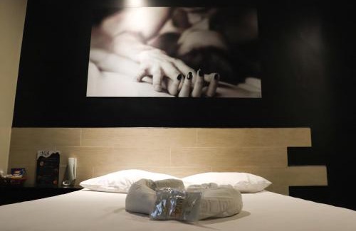Franca Hotel | IBIZA GOLDEN MOTEL
