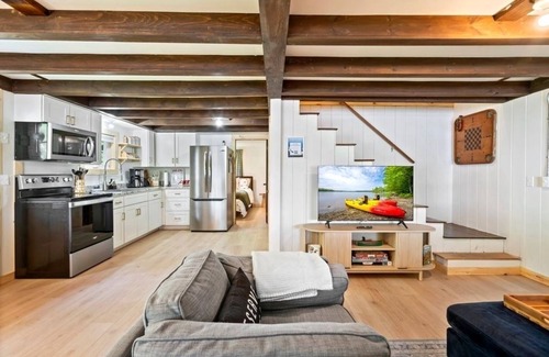 Canaan House | Ice fishing, king size beds, dog friendly