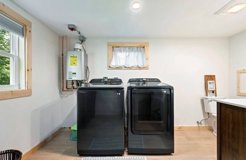 Canaan House | Ice fishing, king size beds, dog friendly