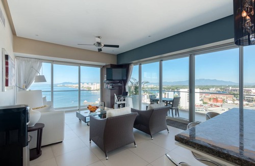 North Hotel Zone Apartment | ICONTower2-1401 Icon - Panoramic Views Ocean, Beach, Best Pool