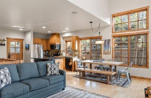 Tamarack Resort House | Ideal 2 BR Townhome|Ski in/Out, Pet Friendly