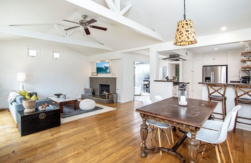 Corona del Mar House | IDEAL BEACH RETREAT Light, Bright & Clean! With A/C!