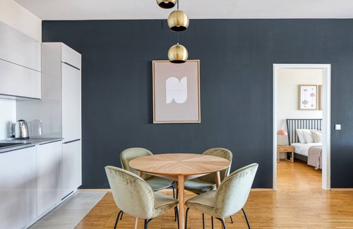 Kaisermuhlen Apartment | Ideal Donaustadt 2BR w/Elevator, Doorman, near U1 & UN HQ, by Blueground
