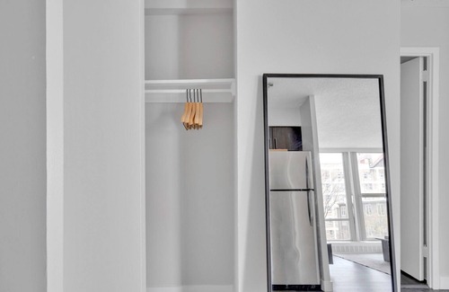 Edgewater Beach Apartment | Ideal Edgewater 1BR w/Gym, Deck & Lounge, 5 blocks to L, by Blueground