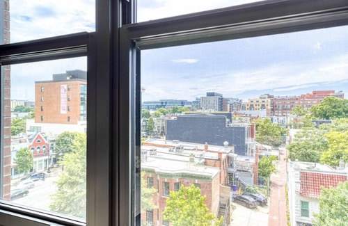 H Street Corridor Apartment | Ideal H Street 1BR w/Pool, Gym & Concierge, next to WF, by Blueground