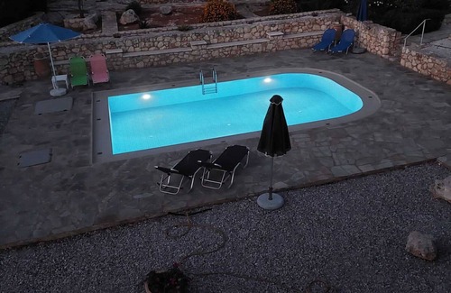 Plaka Villa | Ideal Holiday Retreat Offering Sea And Mountain Views