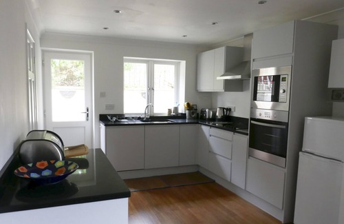 West Lulworth House | Ideal house for family holidays with easy access to coastal walks