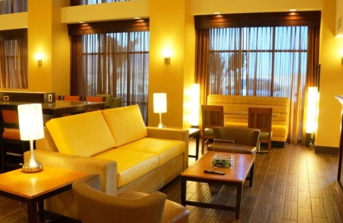 Kingman Hotel | Ideal Kingman Retreat: Free Hot Breakfast & Indoor Pool | Near Downtown